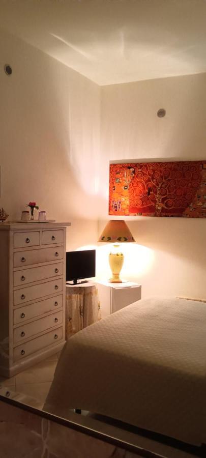 ピシーナス Domos Le Due Tuie Bed & Breakfast エクステリア 写真